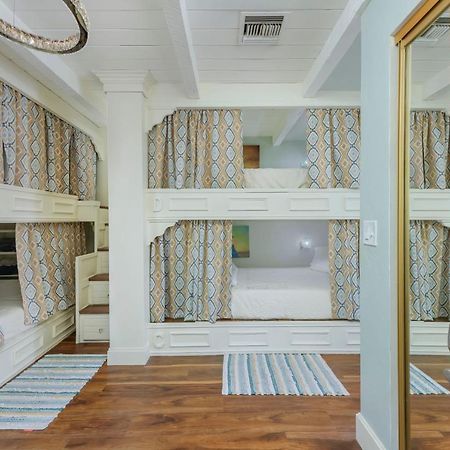 Smart Solution - Individual Private Bed-Pods In Gorgeous Shared Space - Women Only Dorm In Room 5 - Coed House - Full-Sized Mattresses In Individual Pods - With Built-In Private Storage - Gorgeous Shared Room - Affordable Luxury - Sparrow House ฟีนิกซ์ ภายนอก รูปภาพ